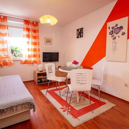 Apartment Un Chat Ρόβινι Εξωτερικό φωτογραφία